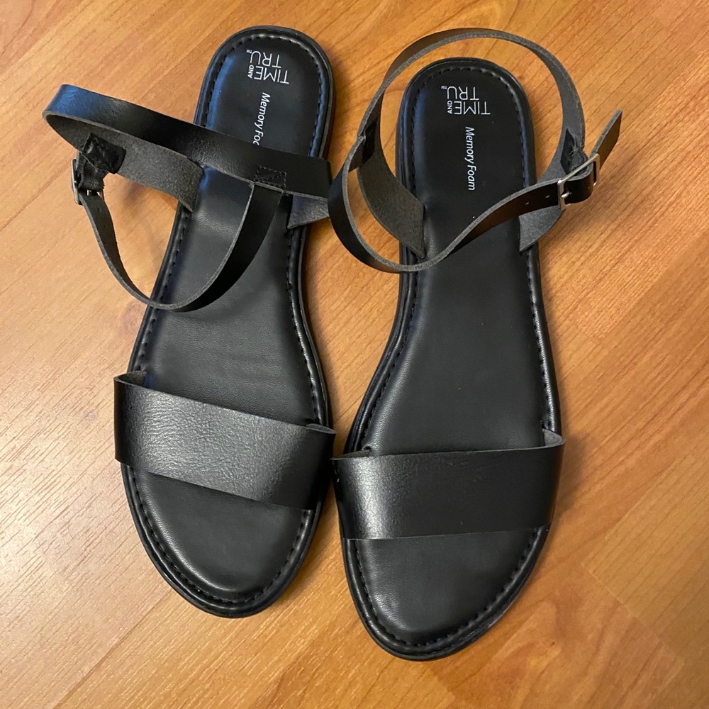 TIME & TRU Black Slide Sandals